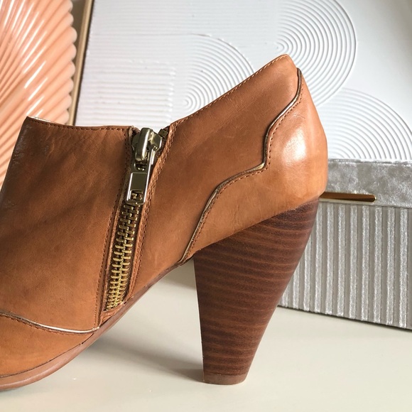 VERY VOLATILE buttery soft leather bootie boots camel color gold trim  size 10 - Picture 6 of 16